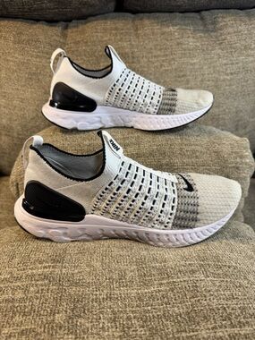 Nike React Phantom Run Flyknit 2 Oreo Black/White sneakers Size 12 CJ0277-100